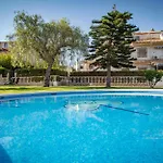 בית נופש Bungalow La Mata טורבייחה